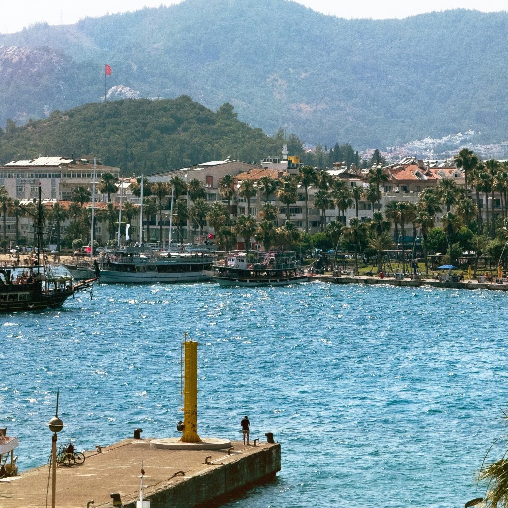 mustafa-ayaz-rael9Py55fA-unsplash